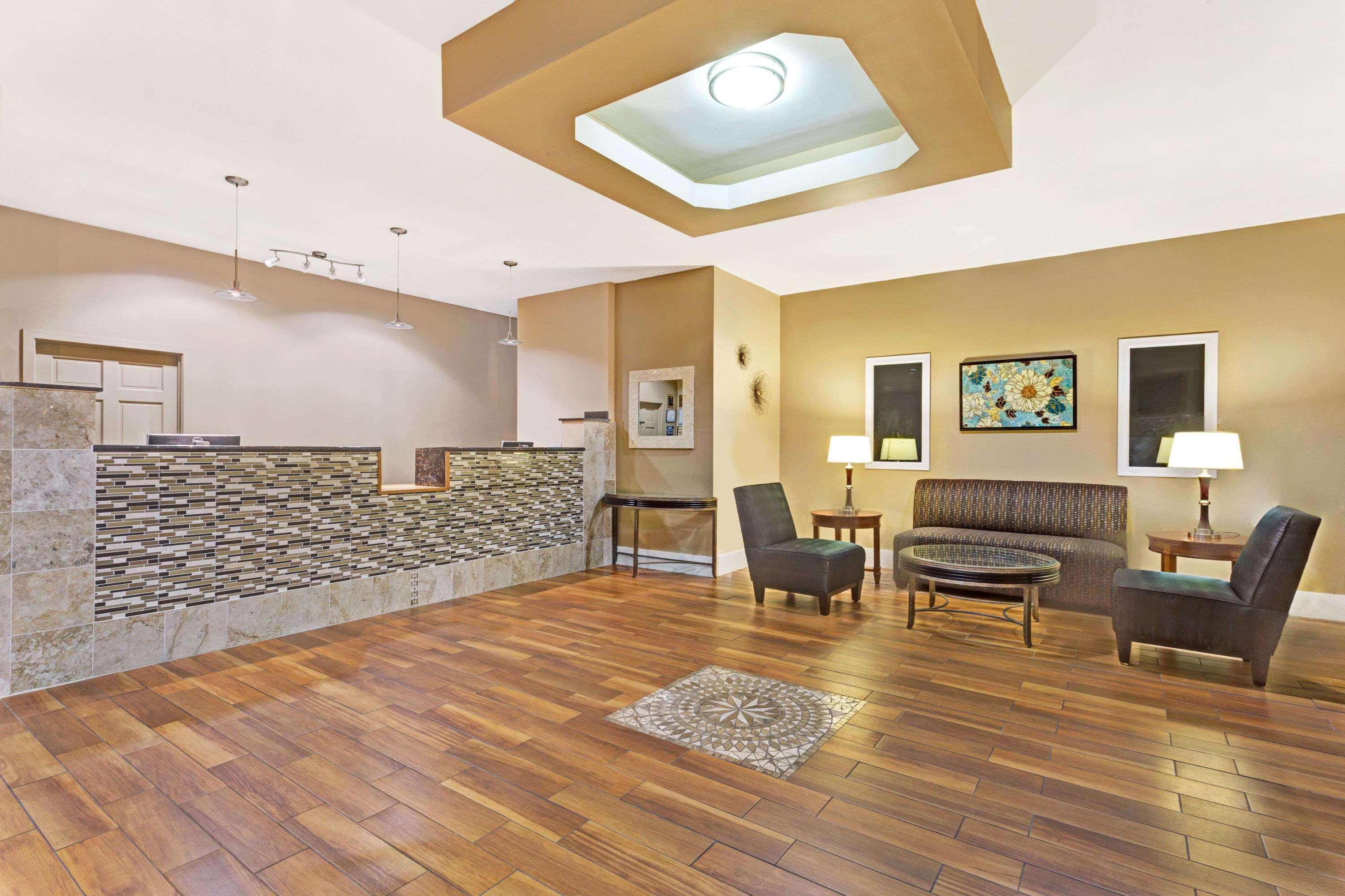 Williamsburg Suites エクステリア 写真